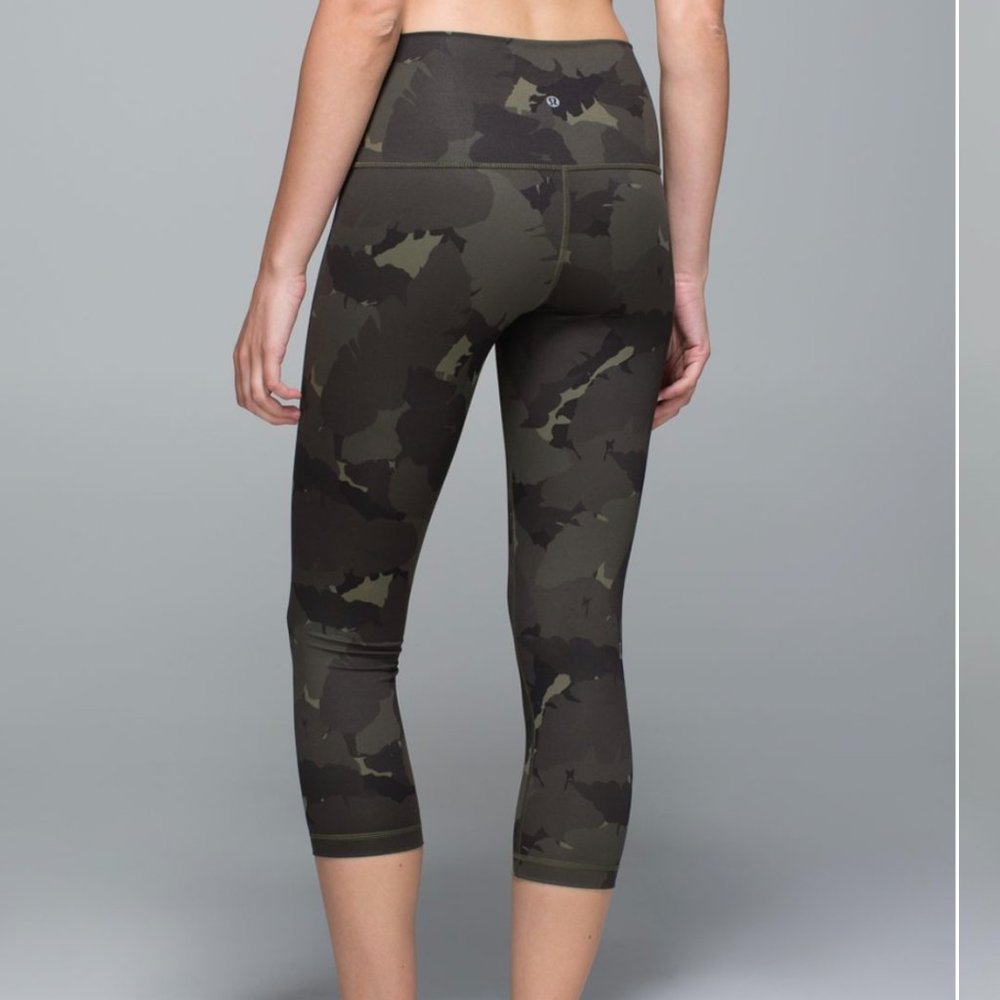 Lululemon Green Palm Camo Wunder Under Crop